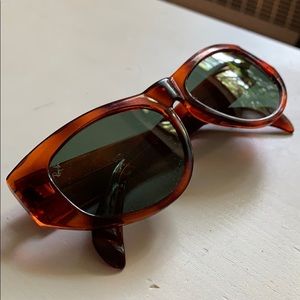 Vintage Ray Ban sunglasses. 90732 RB model. Rare.